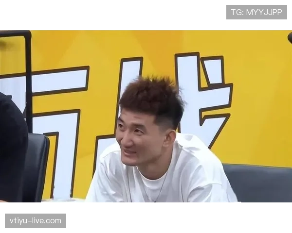 孙铭徽训练完直接拎两袋蛋白粉回家，冰箱塞满能量胶像囤卫生纸